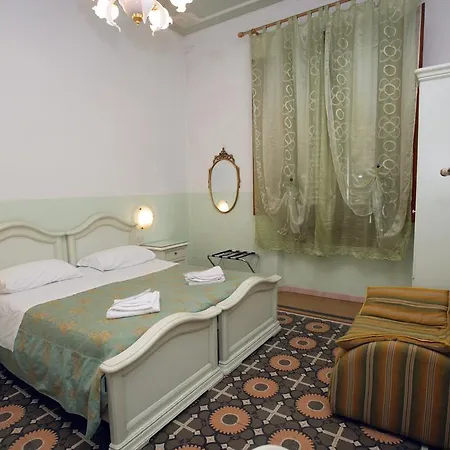 Hotel Desiree Florenz