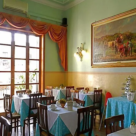 Отель Desiree 3*