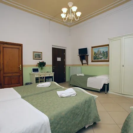 Отель Desiree 3*