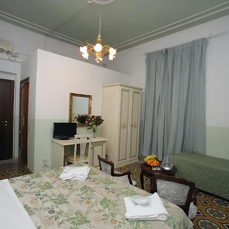 Desiree Otel 3*