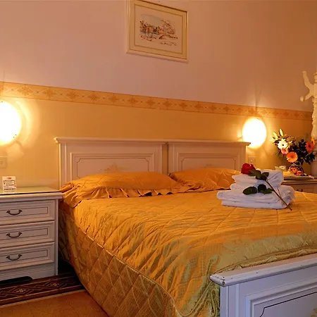 Desiree Отель 3*