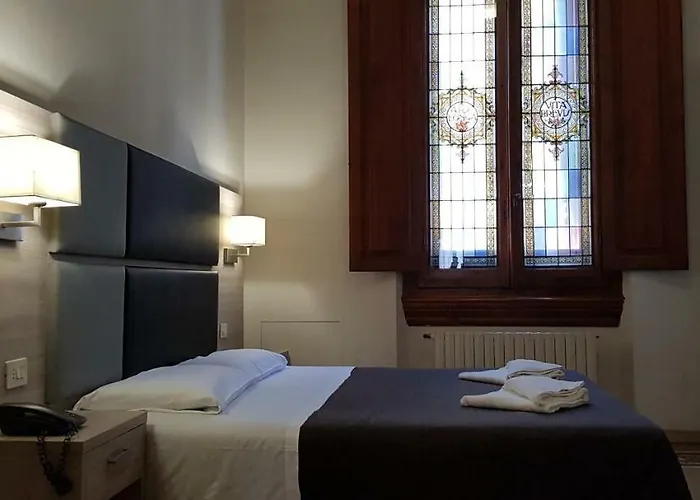 Отель Desiree 3*